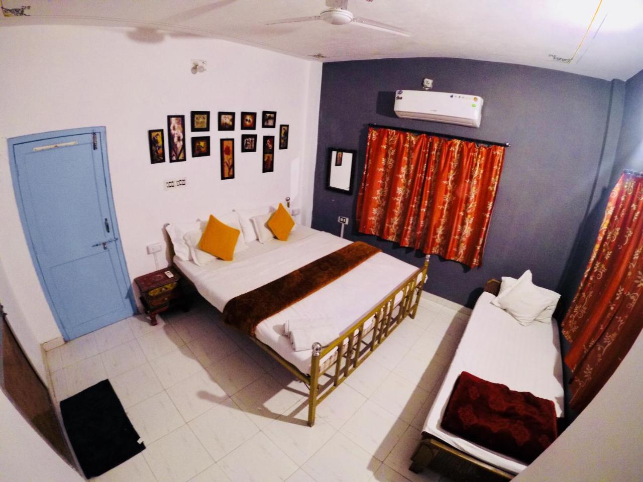 The Hostel Crawl Udaipur Buitenkant foto